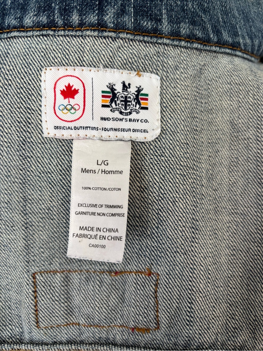 Hudson Bay Co. 2012 CollectableVintage Olympic Denim Jacket/ Canadian Patches
Lg - Picture 9 of 10